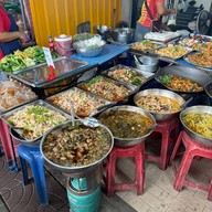 โอมข้าวแกง