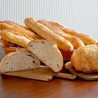 อองตัวเน็ตต์ เบคเฮ้าส์ แอนด์ คาเฟ่ บางกรวย - ไทรน้อย