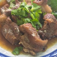 ต้มเลือดหมูก๋วยจั๊บ