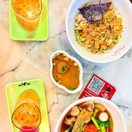 เย็นตาโฟเครื่องทรงโดย อ.มัลลิการ์ ปตท. บางนา