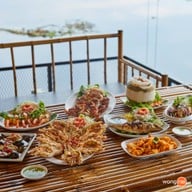 เรือนชายน้ำ  cafe&restaurant