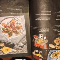 Greyhound Café เซ็นทรัลพลาซา ลาดพร้าว