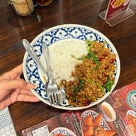 เล็กใหญ่ ก๋วยเตี๋ยวต้มยำโบราณ บรรทัดทอง