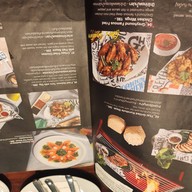 Greyhound Café เซ็นทรัลพลาซา ลาดพร้าว