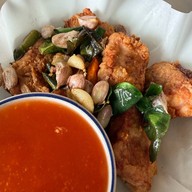 เมนูของร้าน ลาบปลาจอมทอง ครัวแม่จินดา