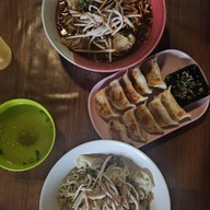 ร้านบะหมี่้กี๊ยวยูนนานสาขาเชียงราย บายพาสสนามกีฬา