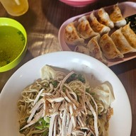 ร้านบะหมี่้กี๊ยวยูนนานสาขาเชียงราย บายพาสสนามกีฬา