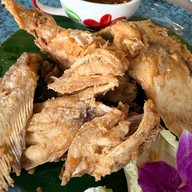 เมนูของร้าน ลาบปลาจอมทอง ครัวแม่จินดา