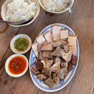 เจ๊เล็ก ไก่สับ ตลาดทรัพย์สิน (ท่าไข่)