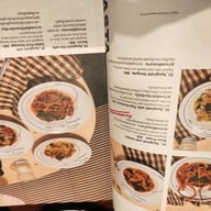 Greyhound Café เซ็นทรัลพลาซา ลาดพร้าว