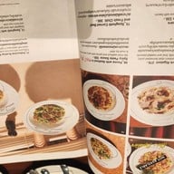 Greyhound Café เซ็นทรัลพลาซา ลาดพร้าว