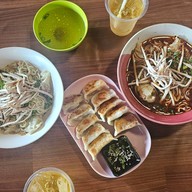 ร้านบะหมี่้กี๊ยวยูนนานสาขาเชียงราย บายพาสสนามกีฬา