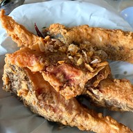 เมนูของร้าน ลาบปลาจอมทอง ครัวแม่จินดา