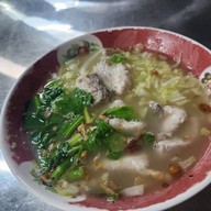 ข้าวต้มปลาชลบุรี ริมทุ่งนาเชย