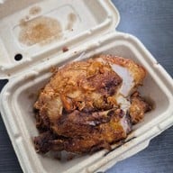 ไก่ทอดเจ๊กี ส้มตำโปโล ลุมพินี