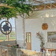 LA BOON' BBQ&Bistro อ่าวอุดม