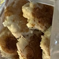 ขนมเบื้องแม่บุญรอด (หน้า ญ.ว)