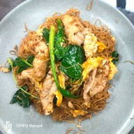 ราดหน้ายอดผัก 5แยกลำกะโหลก