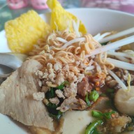 เมนูของร้าน เจ๊หน่อย ก๋วยเตี๋ยวหมูต้มยำรสเด็ด