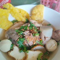 เมนูของร้าน เจ๊หน่อย ก๋วยเตี๋ยวหมูต้มยำรสเด็ด