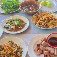 เมนูของร้าน ลาบบ่อทอง