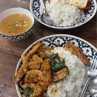 เล็กใหญ่ ก๋วยเตี๋ยวต้มยำโบราณ บรรทัดทอง