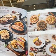 MoMo Cafe (Courtyard by Marriott Bangkok)