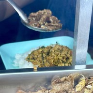 ข้าวราดแกงเฮียปัน