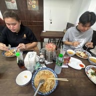 เล็กใหญ่ ก๋วยเตี๋ยวต้มยำโบราณ บรรทัดทอง