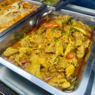 ข้าวราดแกงเฮียปัน