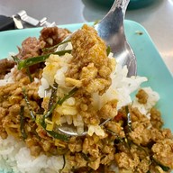 เมนูของร้าน ข้าวราดแกงเฮียปัน