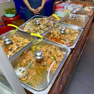 ข้าวราดแกงเฮียปัน