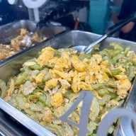 ข้าวราดแกงเฮียปัน