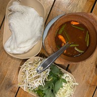 บ้านฮอซอน ขนมจีนต้ม หม้อปลาร้า