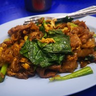 เมนูของร้าน ราดหน้า ป๋าอู๊ดราดหน้ายอดผัก ดินแดง ป๋าอู๊ดราดหน้ายอดผัก ดินแดง