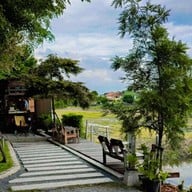 ดอกไม้ ประตู แจกัน วิลเลจ