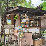 ดอกไม้ ประตู แจกัน วิลเลจ