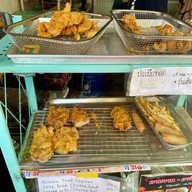 ร้านตาหวาน อาฉีไก่ทอด ตลาดน้อย