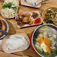 บ้านฮอซอน ขนมจีนต้ม หม้อปลาร้า