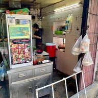 ร้านตาหวาน อาฉีไก่ทอด ตลาดน้อย