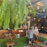 Camper coffee & Bar บางหัวเสือ