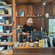 ดอกไม้ ประตู แจกัน วิลเลจ