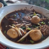 เมนูของร้าน ก๋วยเตี๋ยวห้วยพลูรสเด็ด