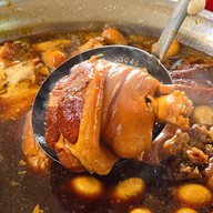 ข้าวขาหมูเกรียงไกร