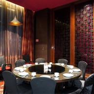 Fei Ya โรงแรมเรเนซองส์ กรุงเทพฯ