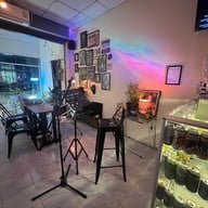 Hide out (hideandseek.814)