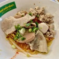 บัวไหลก๋วยเตี๋ยวต้มยำ สาขาหลักเทพรักษ์-วัชรพล