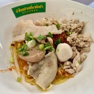 บัวไหลก๋วยเตี๋ยวต้มยำ สาขาหลักเทพรักษ์-วัชรพล