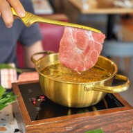 Zaab Eli (แซ่บอีลี่) ฟิวเจอร์พาร์ค และสเปลล์