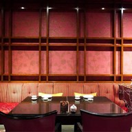 Fei Ya โรงแรมเรเนซองส์ กรุงเทพฯ